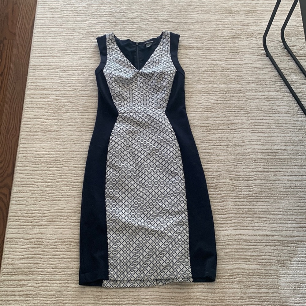 Club Monaco Dress with black slit. Size 0